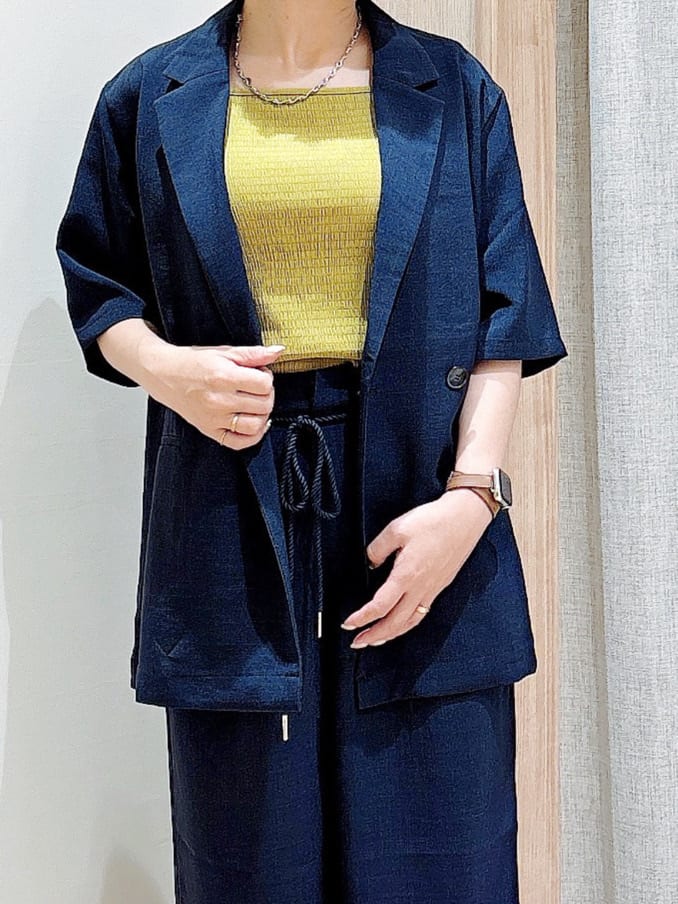 MIYUさんの「grove｜軽やかに羽織れて、きちんと見え ハーフスリーブテーラードジャケット」を使ったコーディネート