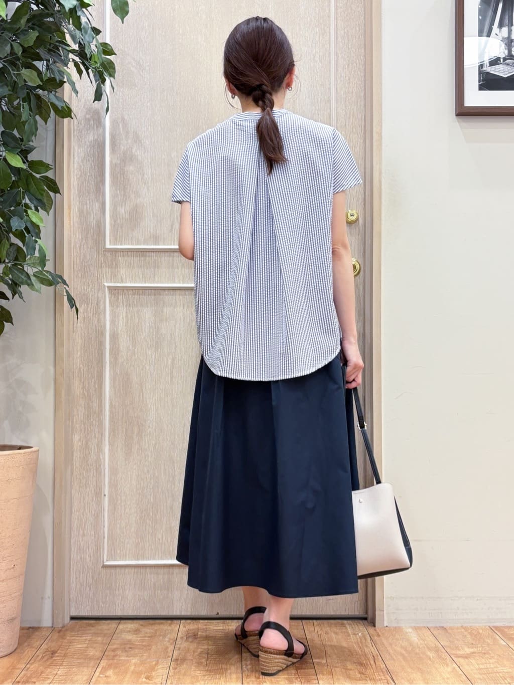 なみさんの「SHOO･LA･RUE｜【洗える/S-LL/撥水】タックギャザー フレアスカート」を使ったコーディネート