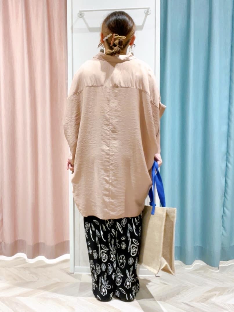kitaさんの「SHOO･LA･RUE｜【ひんやり】すっきりきれいに体型カバー コクーンシルエットワンピース」を使ったコーディネート