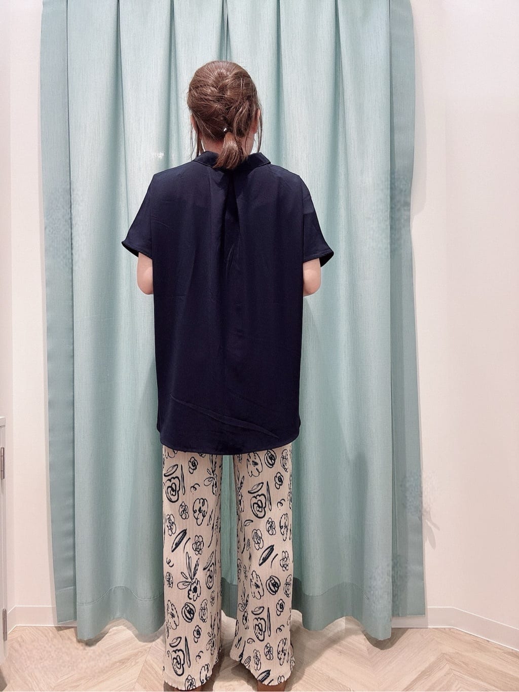 chn2さんの「SHOO･LA･RUE｜【洗える/S-LL/プチプラ】さらっとすっきりきれい見え スキッパーブラウス」を使ったコーディネート