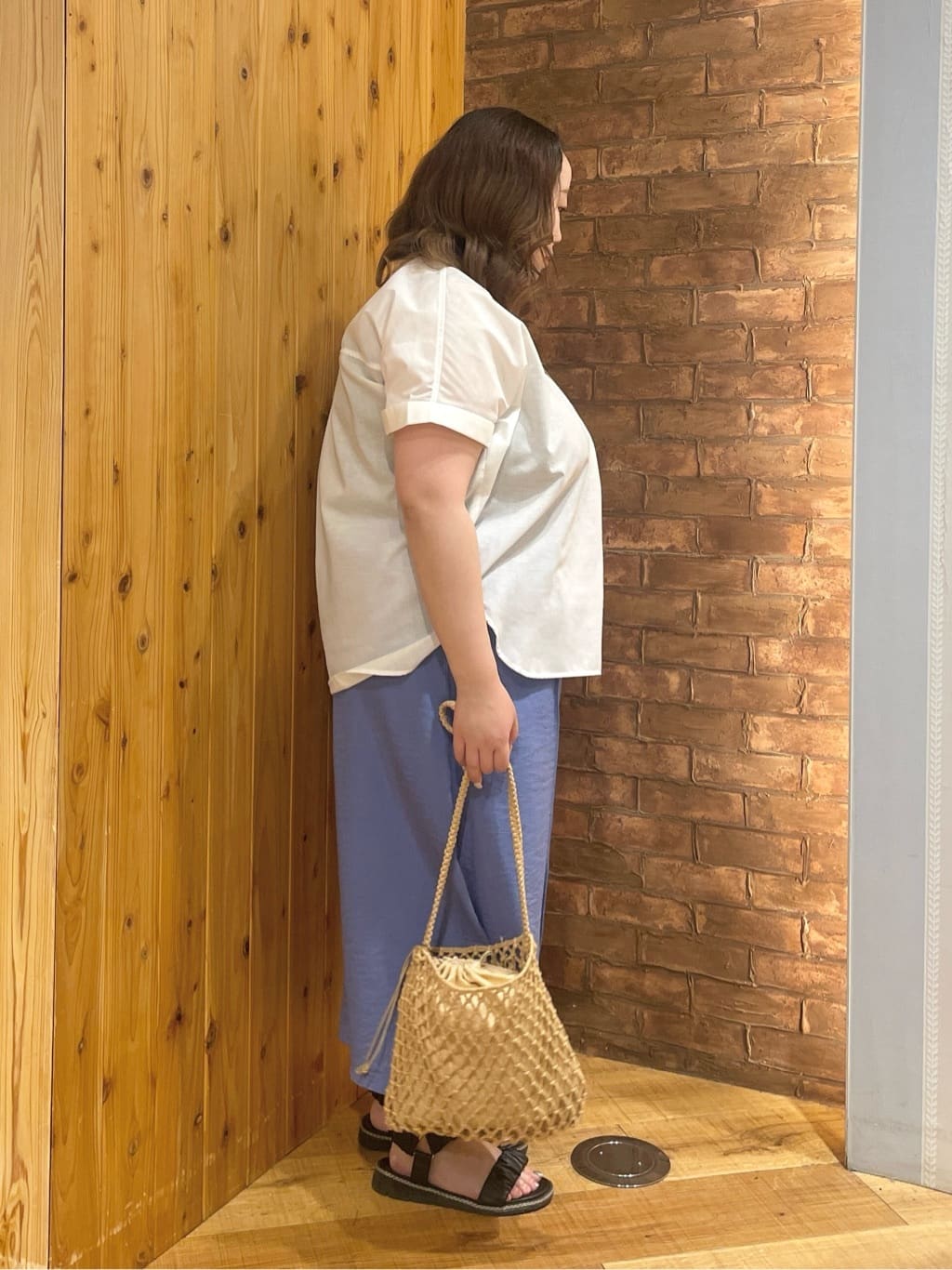 Risaさんの「SHOO･LA･RUE｜【S-LL/ひんやり】さらっとタッチできれい見え ピンタックスカーチョ」を使ったコーディネート