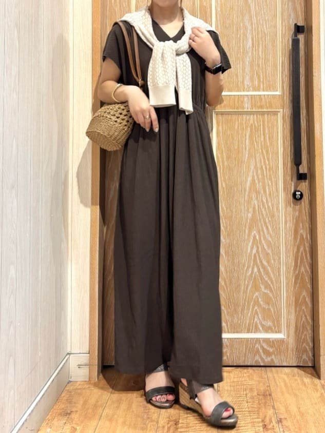 meiさんの「SHOO･LA･RUE｜【前後2WAY】さらりと大人上品に 楊柳フレンチワンピース」を使ったコーディネート