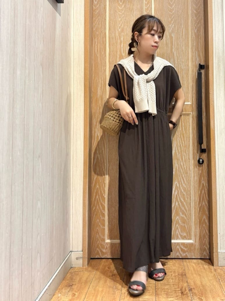meiさんの「SHOO･LA･RUE｜【前後2WAY】さらりと大人上品に 楊柳フレンチワンピース」を使ったコーディネート