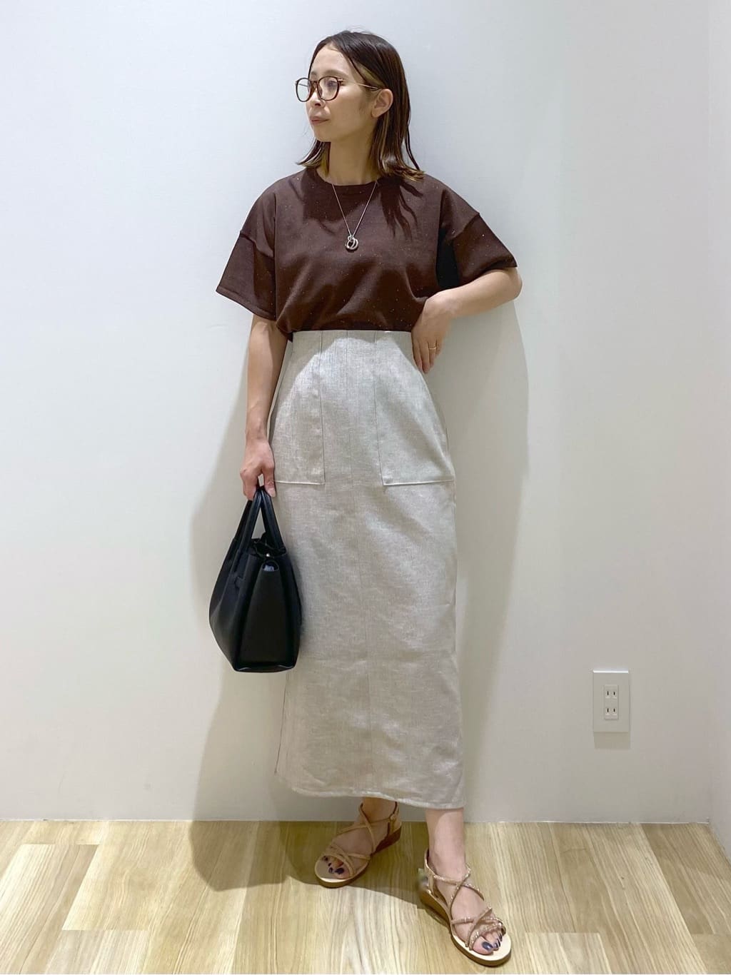 えりさんの「OPAQUE.CLIP｜《美人百花掲載》ストレッチリネンライクタイトスカート【洗濯機洗い可】」を使ったコーディネート