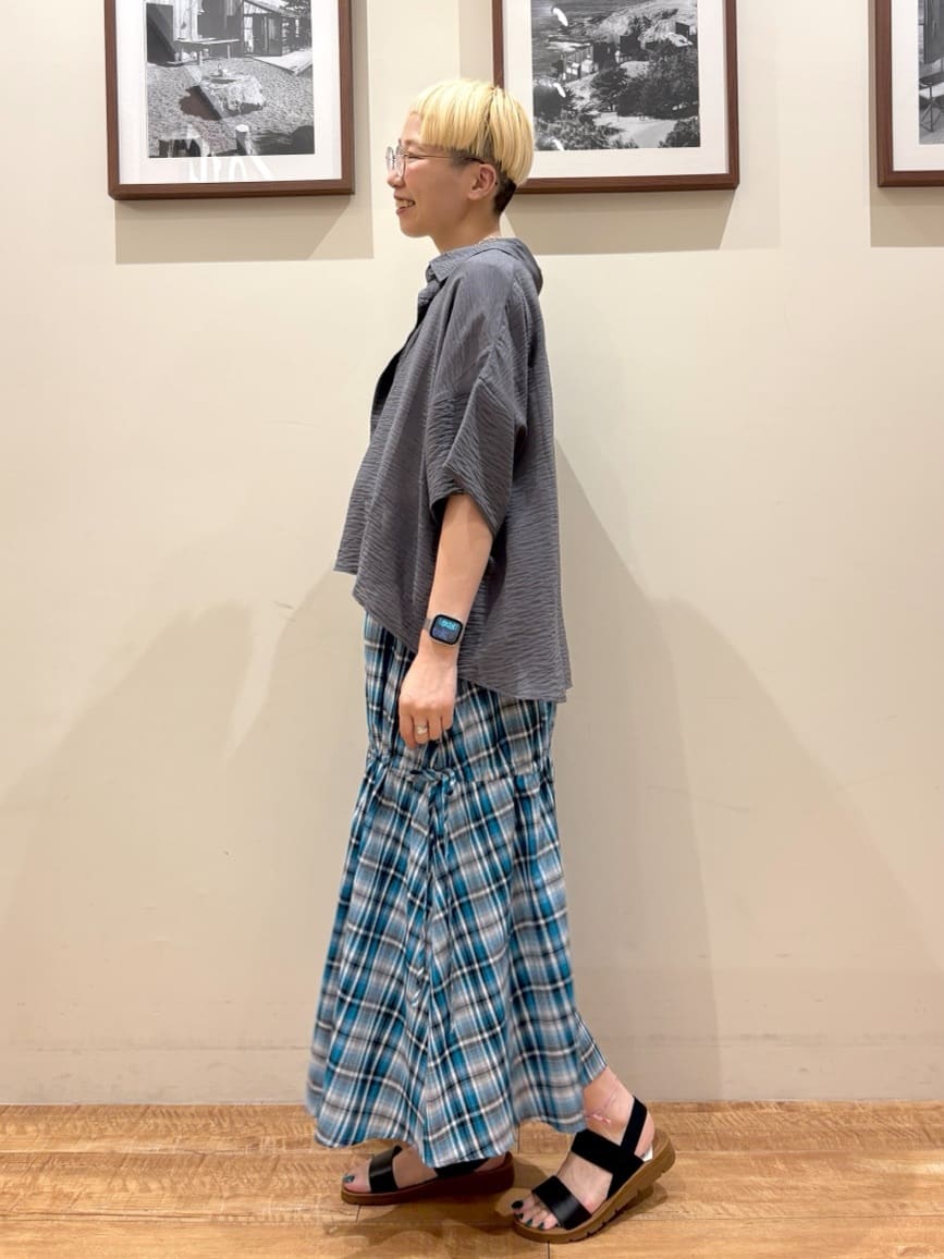 Ayumiさんの「SHOO･LA･RUE｜【S-LL/ひんやり/汗ジミ軽減/UVカット】グラフィックアソートTシャツ」を使ったコーディネート