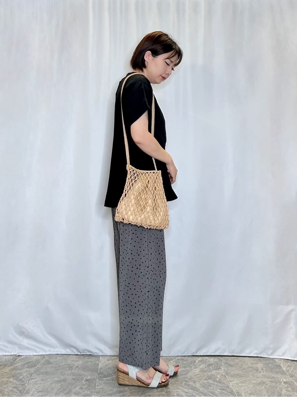 ネリさんの「SHOO･LA･RUE｜【洗える/プチプラ】大人の抜け感をプラスする バンドカラーシャツ」を使ったコーディネート
