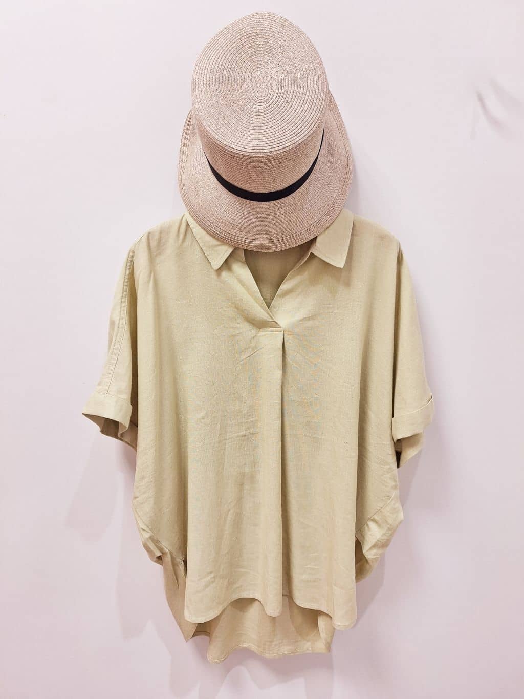 MOMOさんの「SHOO･LA･RUE｜【S-LL/洗濯後しわになりにくい】上品にきれい見え スラブギャザーブラウス」を使ったコーディネート