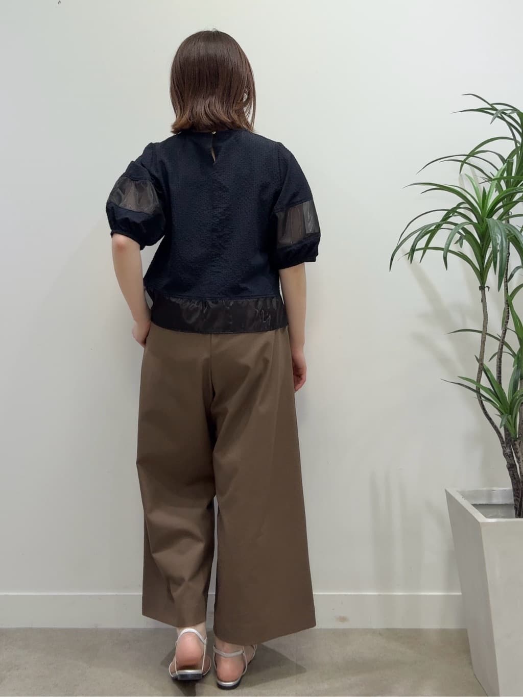 Suma Una本部スタッフさんの「SunaUna｜◆【5分袖】ボリュームパフスリーブトップス」を使ったコーディネート