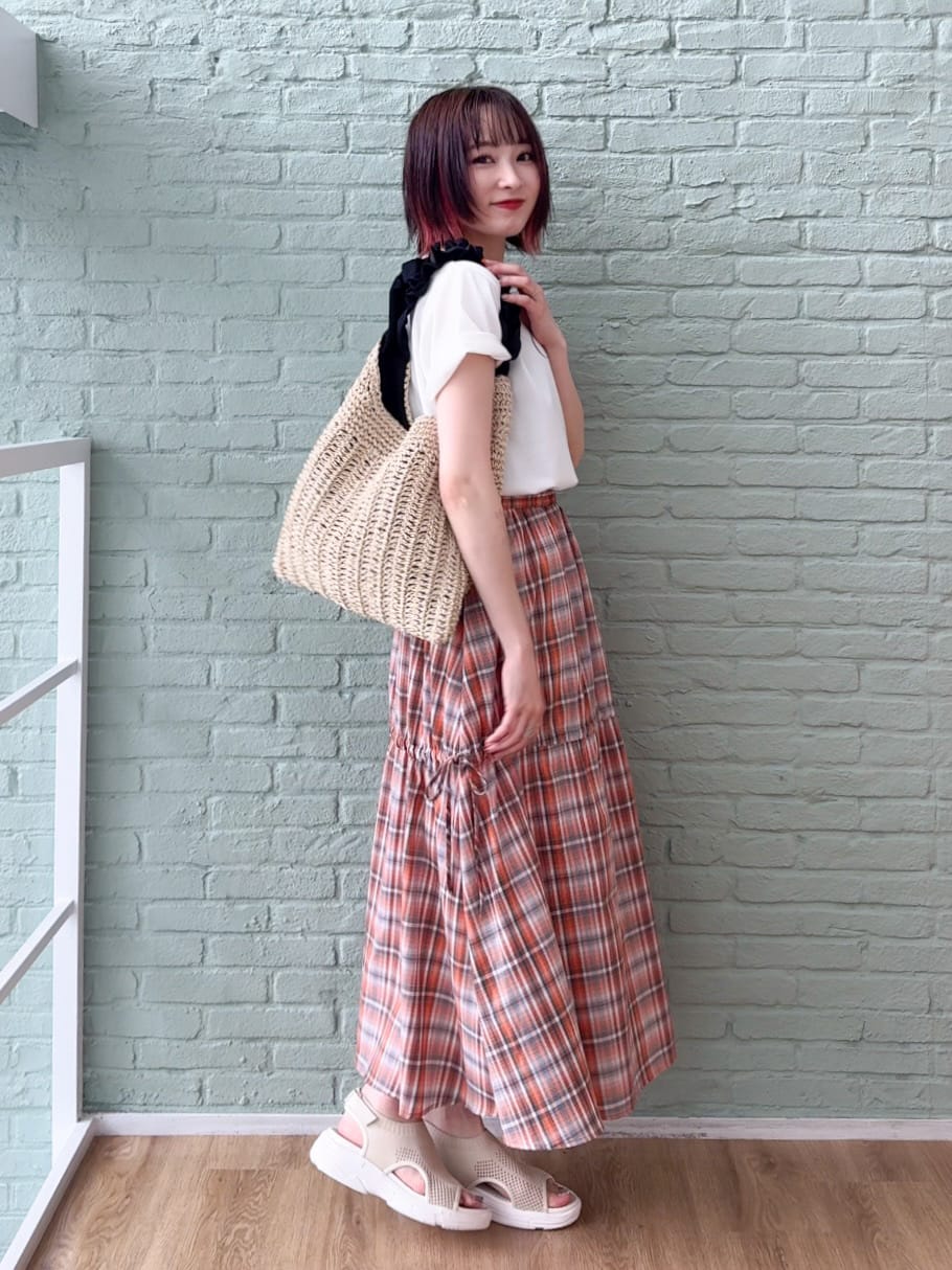 𝐜𝐡𝐢𝐤𝐚さんの「SHOO･LA･RUE｜【S-LL】シルエットが変えられる チェック柄リボンフレアスカート」を使ったコーディネート