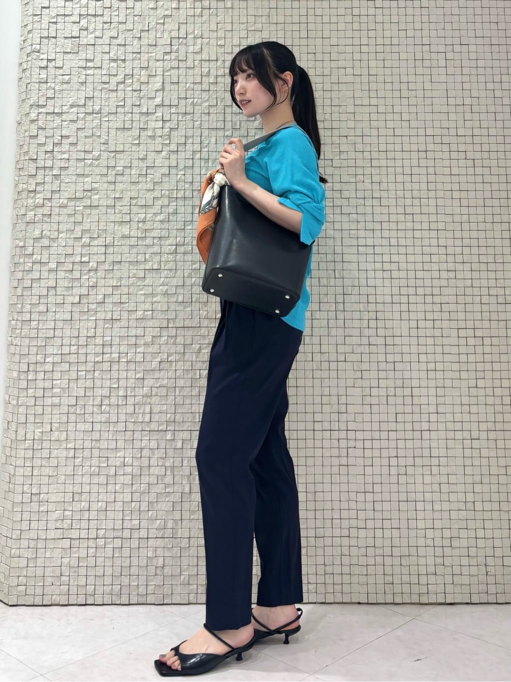 ibukiさんの「INDIVI｜【パンツ人気1位／褒められパンツ／洗える】ウエストゴムタックテーパードパンツ」を使ったコーディネート