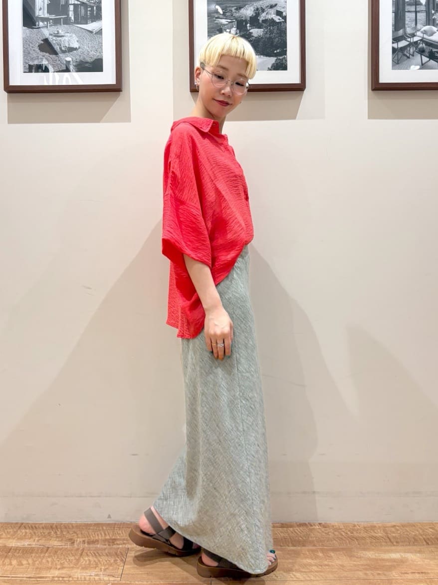 Ayumiさんの「SHOO･LA･RUE｜ゆるっと感がこなれ見え ワッシャーシアー半袖シャツ」を使ったコーディネート