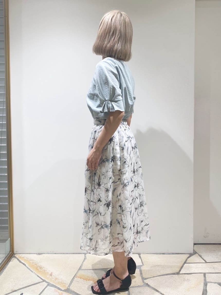 rieさんの「index｜《8色展開／XS-LLサイズ》タックパフスリーブブラウス【洗濯機洗い可／吸水速乾／防シワ／抗ピル】」を使ったコーディネート