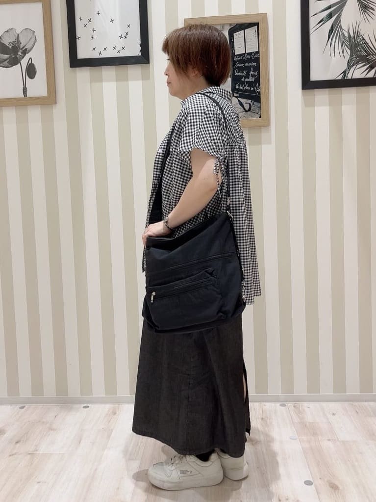 ma_miさんの「SHOO･LA･RUE｜◆【S-LL/ひんやり】後ろ姿も抜かりなく インせず着られる バックギャザーシャツ」を使ったコーディネート