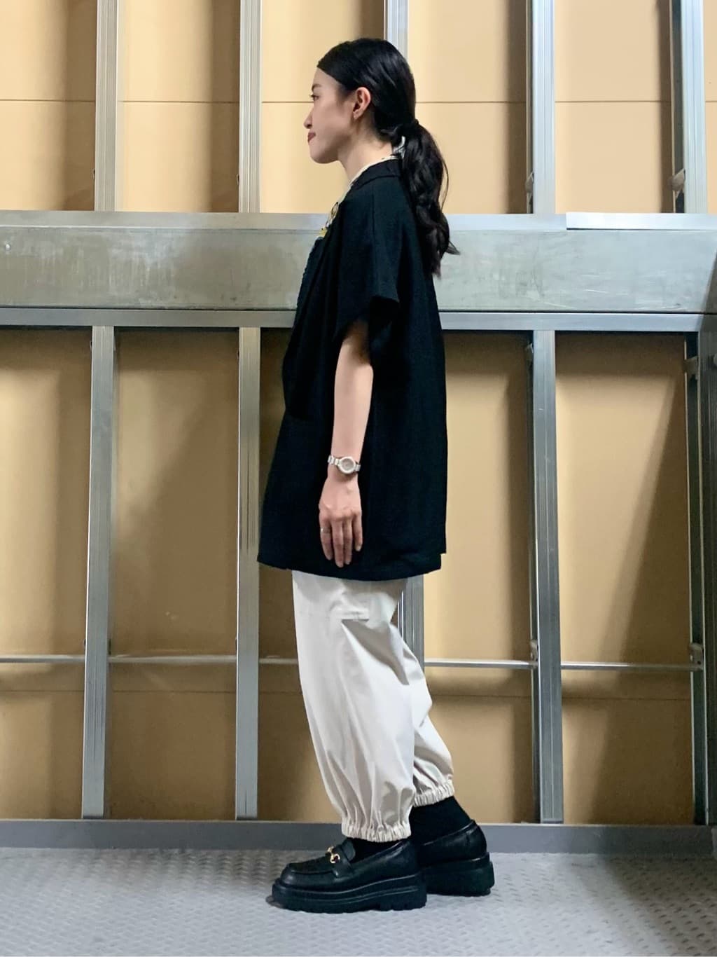 sahoさんの「THE SHOP TK｜さらさらフレアスリーブサマーニット【毛玉になりにくい/UV/洗濯機OK】」を使ったコーディネート