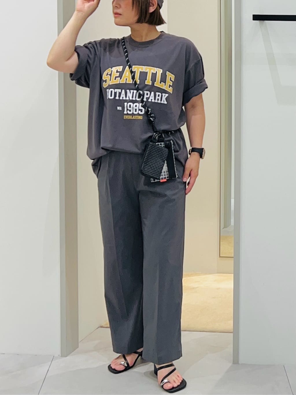 タナさんの「THE SHOP TK｜カレッジロゴ半袖Tシャツ /親子リンク/洗濯機OK」を使ったコーディネート