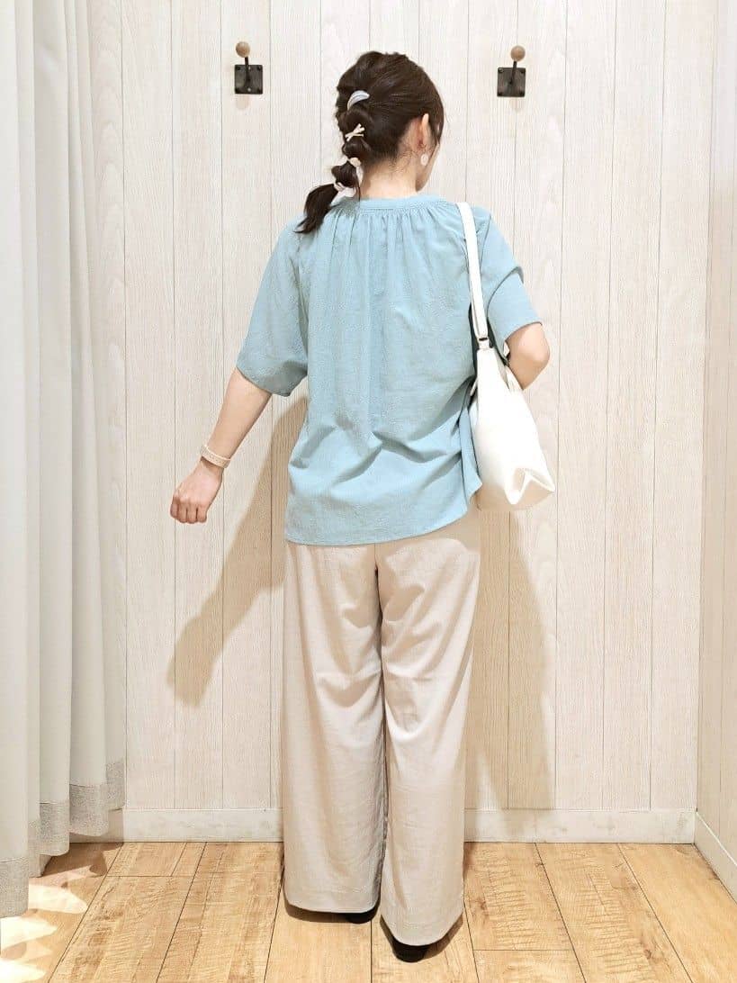 SAKIさんの「SHOO･LA･RUE｜【着丈選べる】触れる度ひんやり ゆるきれい イージーワイドパンツ」を使ったコーディネート