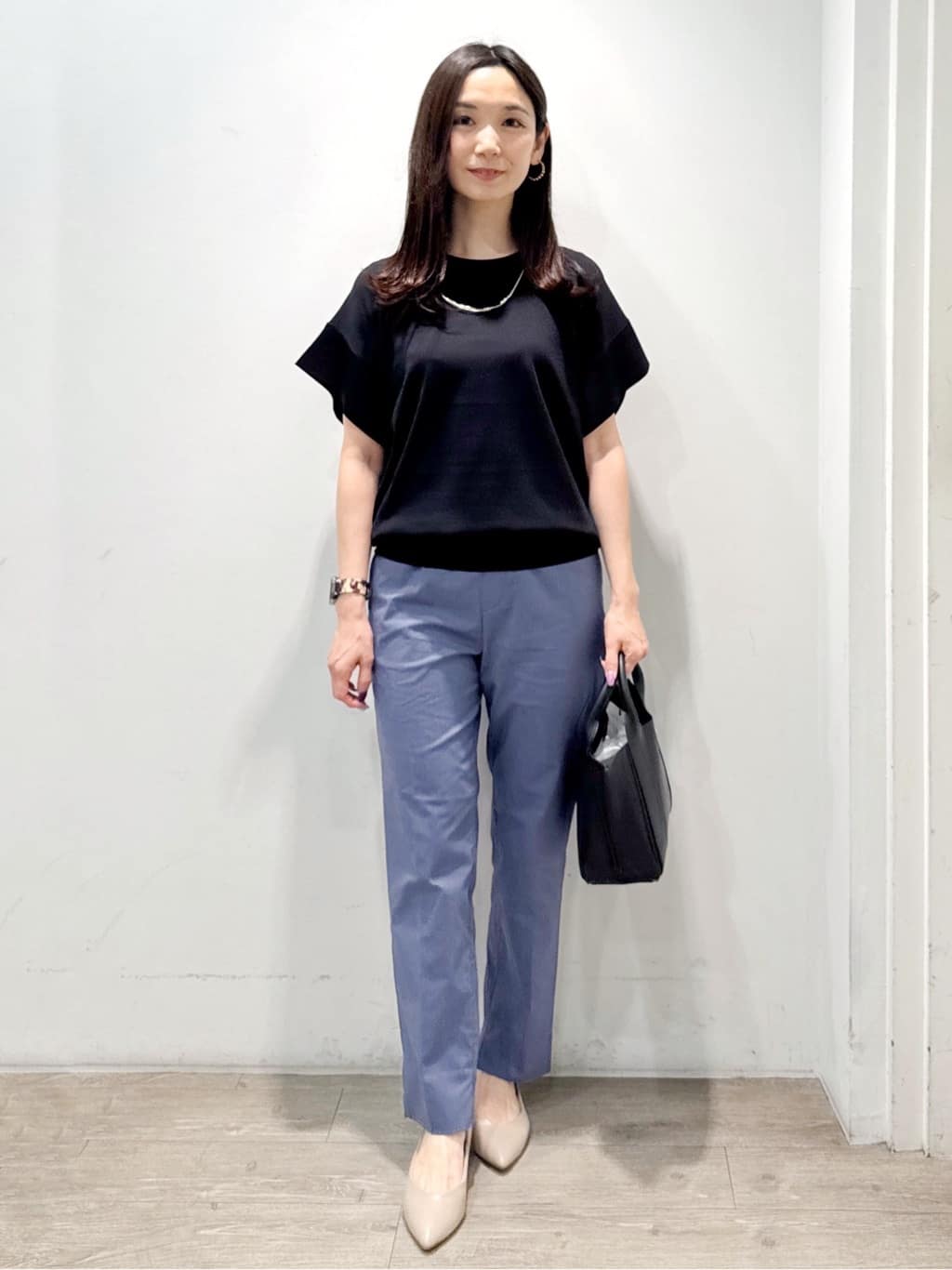 yuicciさんの「OPAQUE.CLIP｜麻混ハイストレッチイージースティックパンツ【洗濯機洗い可】」を使ったコーディネート