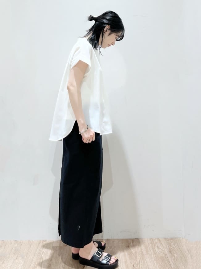 momokoさんの「OPAQUE.CLIP｜《7色展開／SS-LLサイズ》ストレッチスキッパーブラウス／セットアップ対応【洗濯機洗い可／防シワ】」を使ったコーディネート