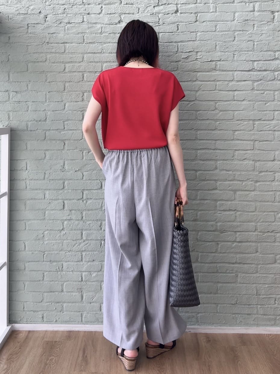 𝐜𝐡𝐢𝐤𝐚さんの「SHOO･LA･RUE｜【洗える/S-LL/ひんやり】さらりと好印象　総針フレンチスリーブニット」を使ったコーディネート