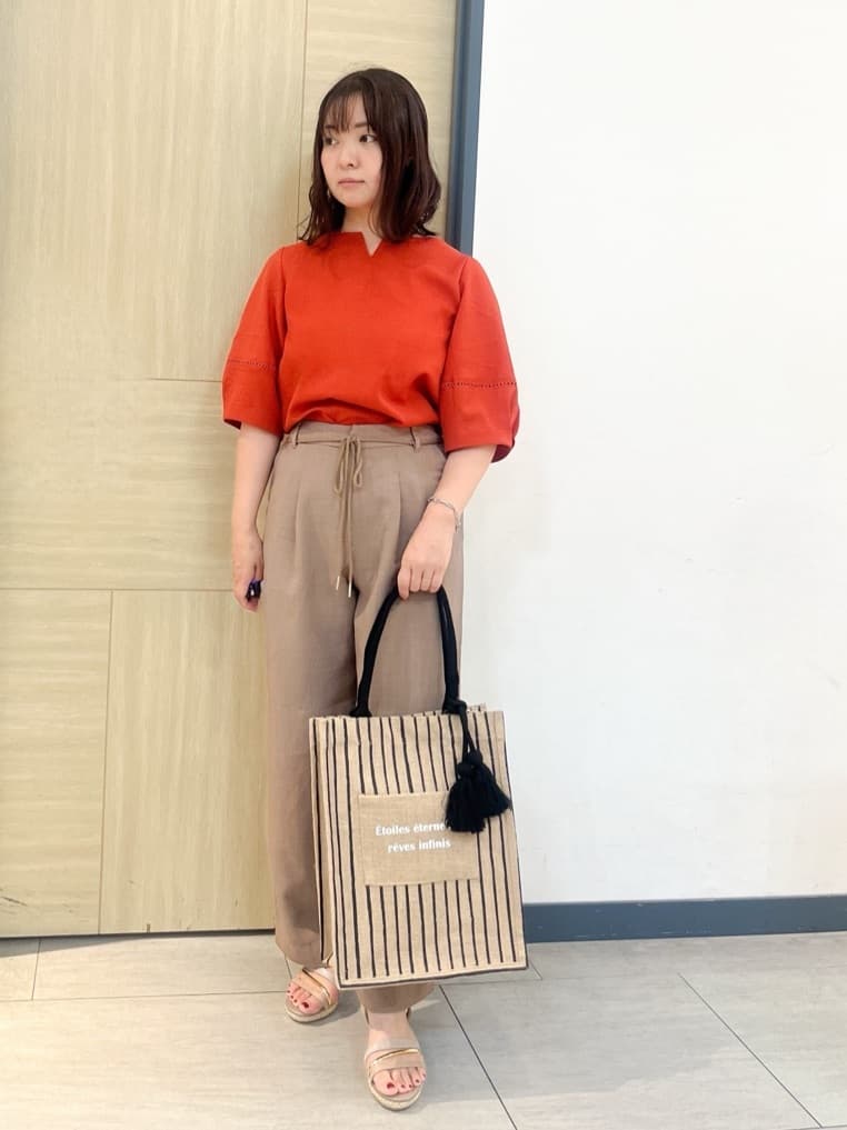 YOさんの「grove｜ロープベルトで差がつく 洗練リラックスパンツ」を使ったコーディネート