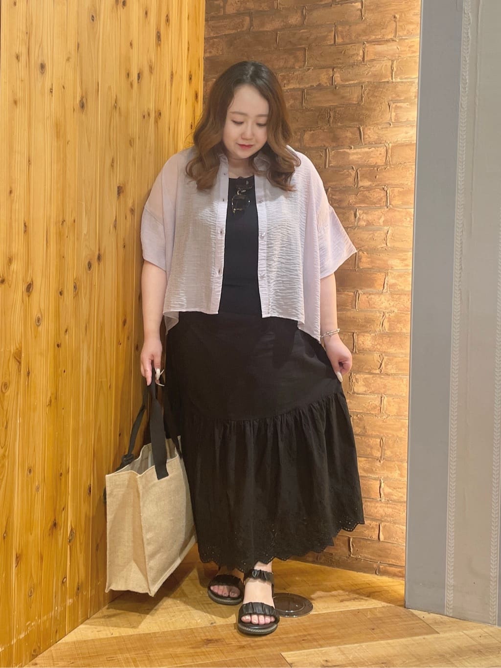 Risaさんの「SHOO･LA･RUE｜◆【洗える/S-LL】色違いで揃えたい テレコリブタンクトップ」を使ったコーディネート