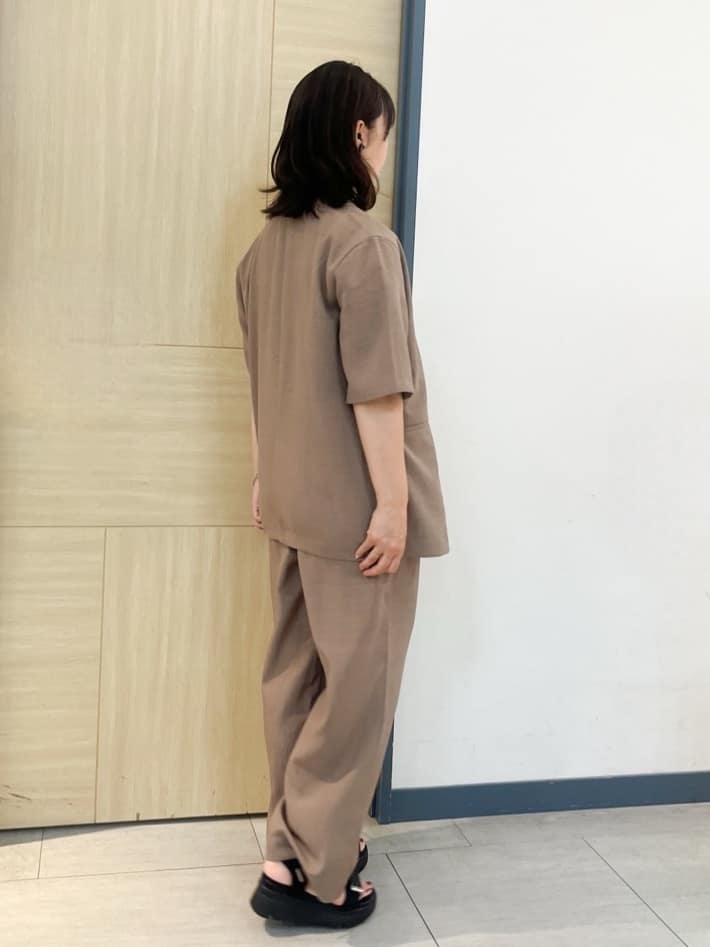 YOさんの「grove｜軽やかに羽織れて、きちんと見え ハーフスリーブテーラードジャケット」を使ったコーディネート
