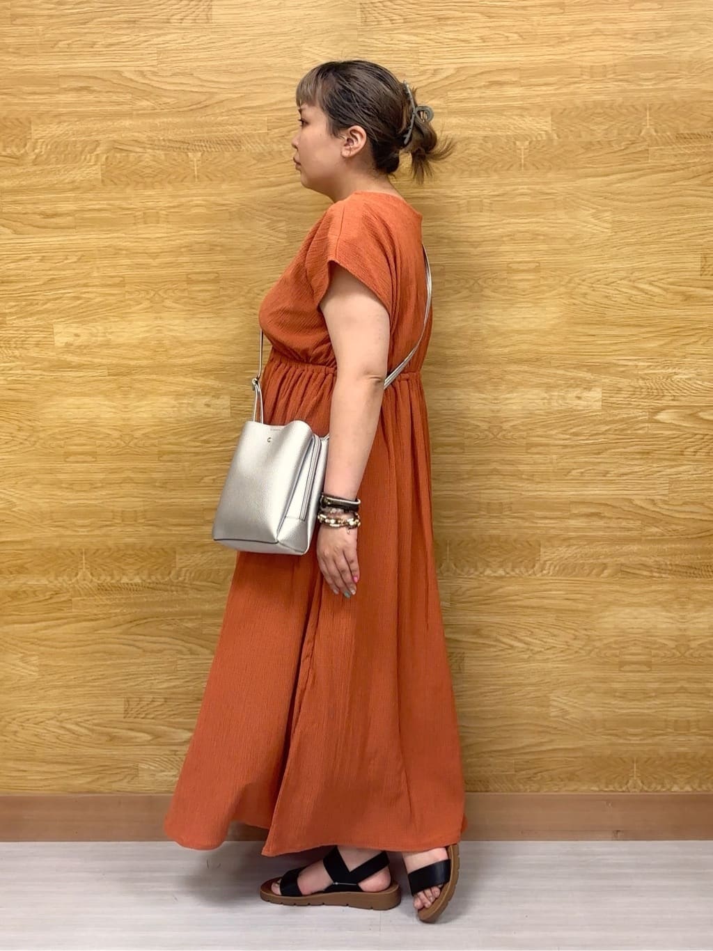 ぁむさんの「SHOO･LA･RUE｜【前後2WAY】さらりと大人上品に 楊柳フレンチワンピース」を使ったコーディネート