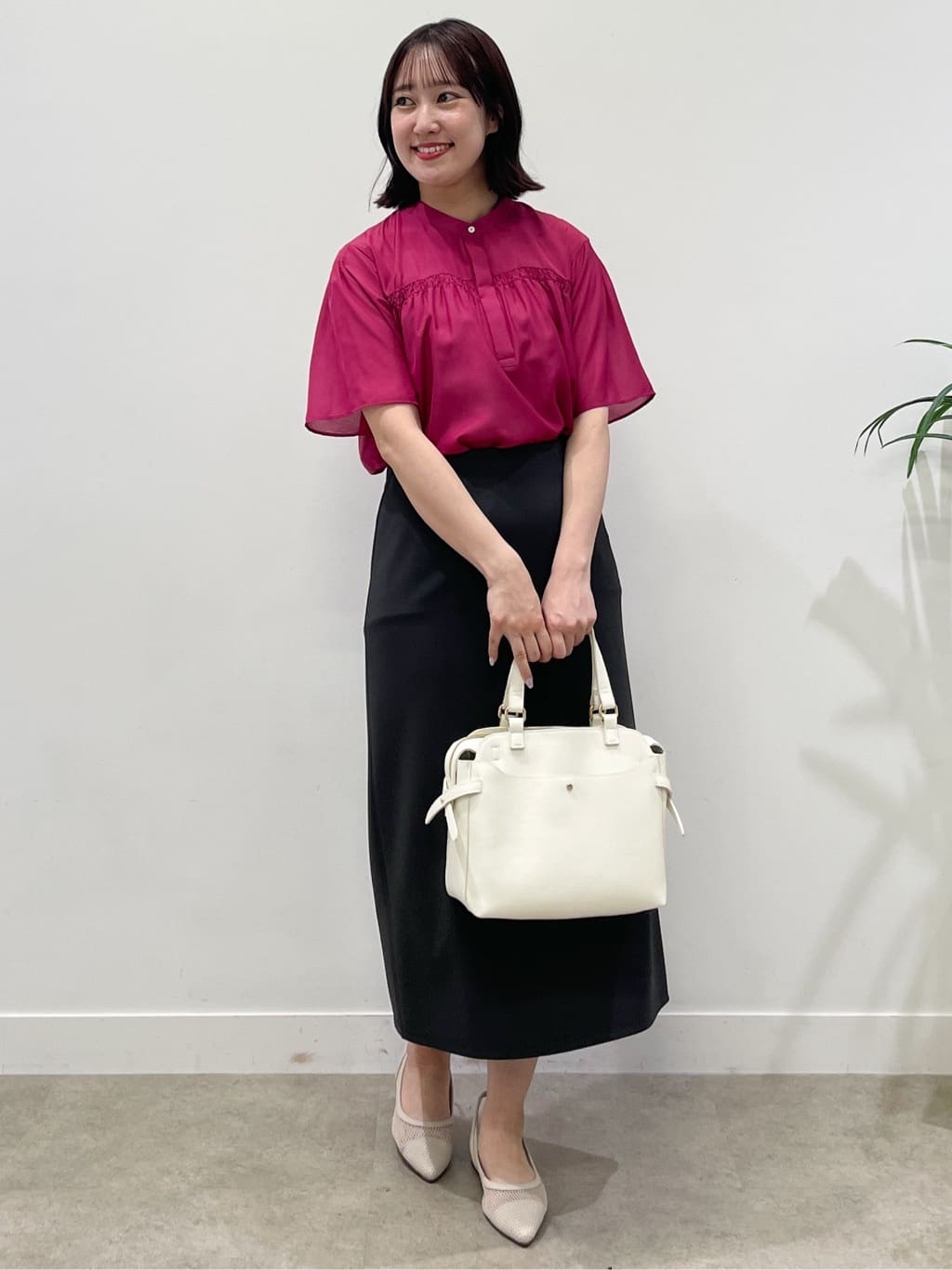 yukariさんの「Reflect｜【選べる5色◎／マシンウォッシュ可】シャーリングデザインブラウス」を使ったコーディネート