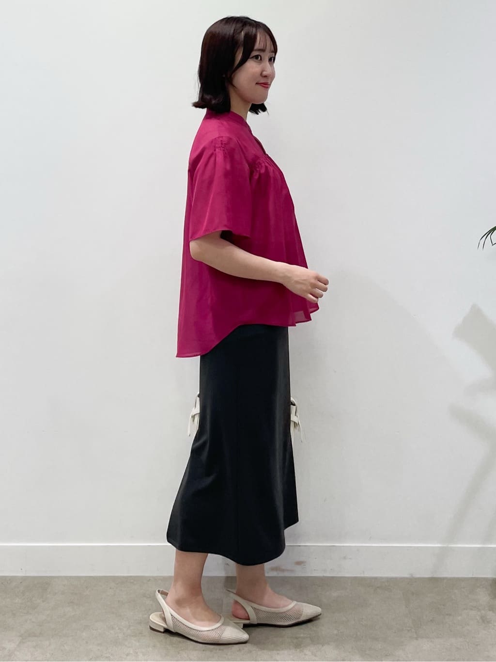 yukariさんの「Reflect｜【選べる5色◎／マシンウォッシュ可】シャーリングデザインブラウス」を使ったコーディネート