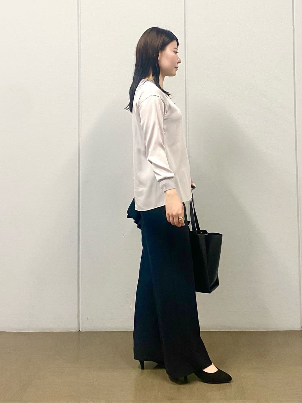 misakiさんの「INDIVI｜【定番スーツ／UVケア／洗える】ウール調ノーカラージャケット」を使ったコーディネート