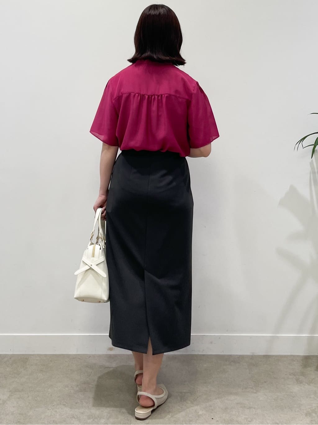 yukariさんの「Reflect｜【選べる5色◎／マシンウォッシュ可】シャーリングデザインブラウス」を使ったコーディネート