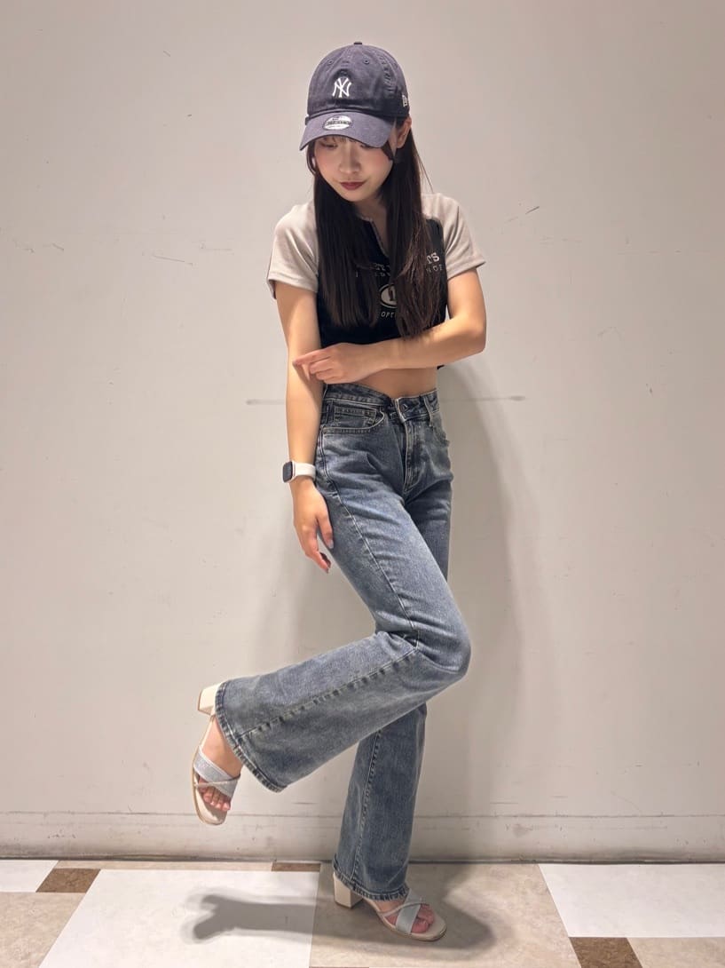 せらら⭐️さんの「ESPERANZA｜ラメ&times;ラインストーンスクエアトゥサンダル」を使ったコーディネート