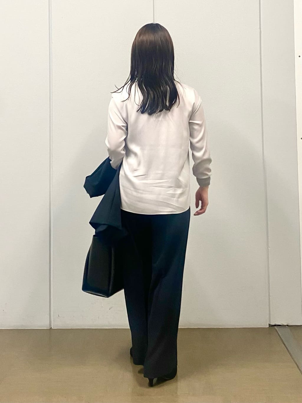misakiさんの「INDIVI｜【定番スーツ／UVケア／洗える】ウール調ノーカラージャケット」を使ったコーディネート