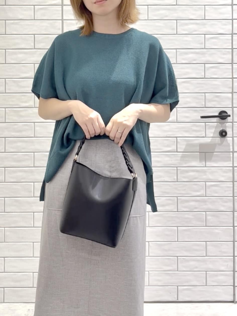 しおりさんの「OPAQUE.CLIP｜《5色展開／S-LLサイズ》リラクシーメッシュニット【洗濯機洗い可】」を使ったコーディネート