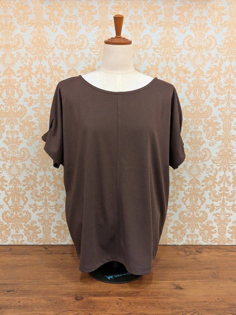 caramelさんの「SHOO･LA･RUE｜【S-LL/UV/プチプラ】お袖タックで好印象 デザインTシャツ」を使ったコーディネート