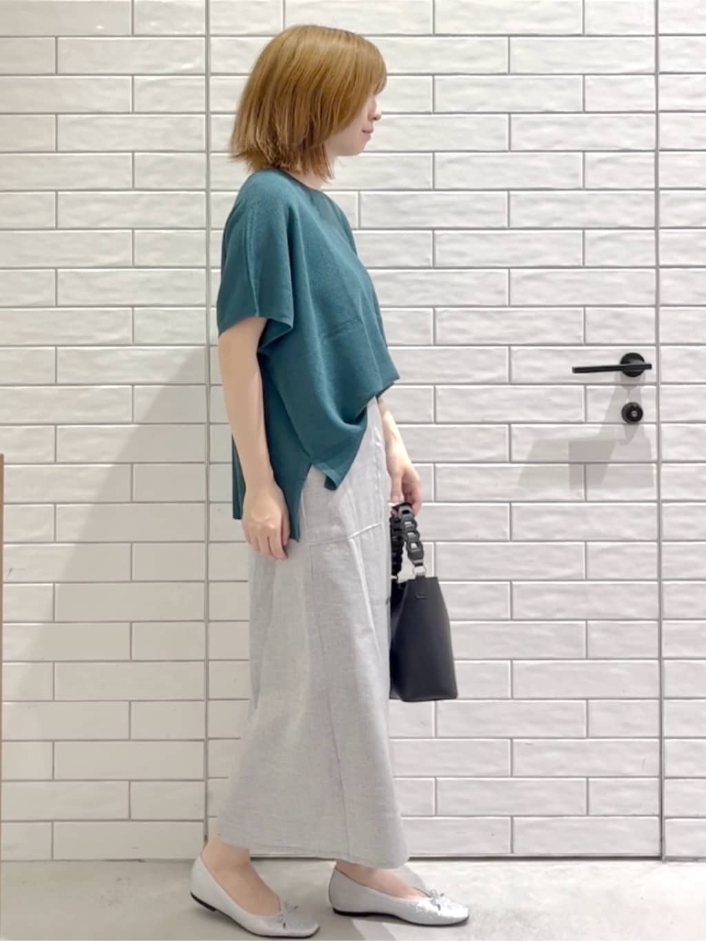 しおりさんの「OPAQUE.CLIP｜《5色展開／S-LLサイズ》リラクシーメッシュニット【洗濯機洗い可】」を使ったコーディネート