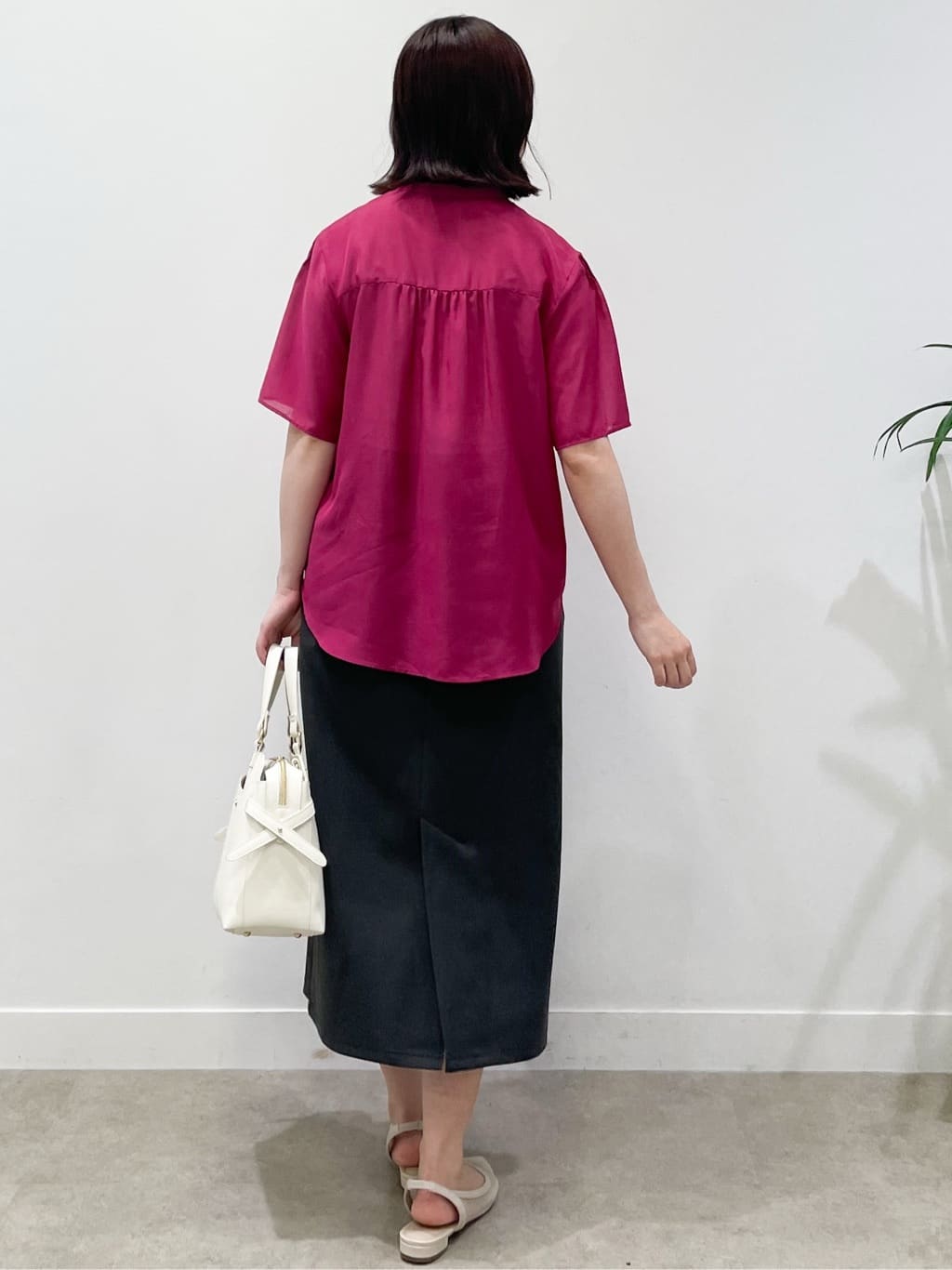yukariさんの「Reflect｜【選べる5色◎／マシンウォッシュ可】シャーリングデザインブラウス」を使ったコーディネート