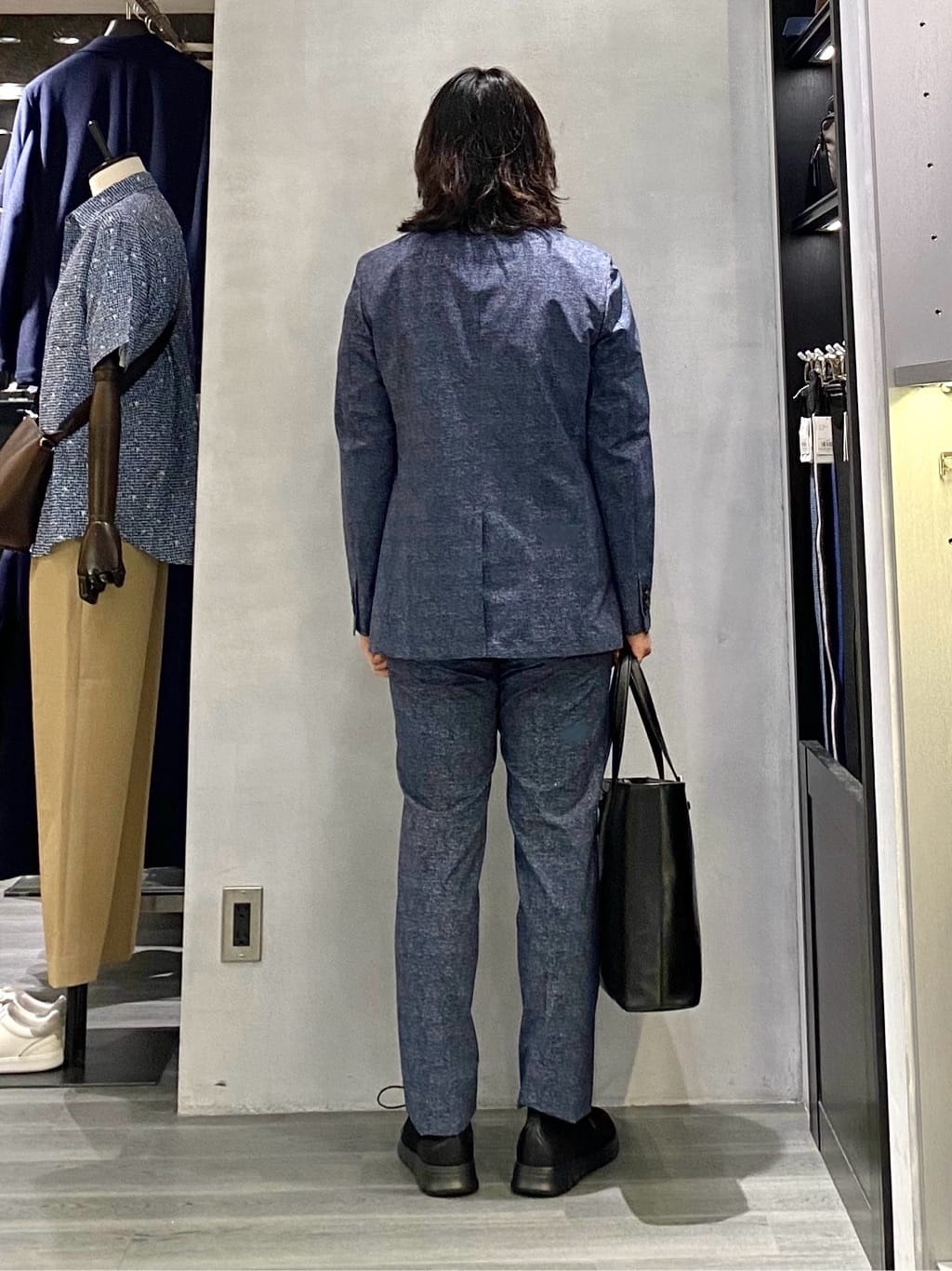 nishiさんの「TAKEO KIKUCHI｜【抗菌防臭】COOL DOTS（R）ドビープリント ジャケット」を使ったコーディネート