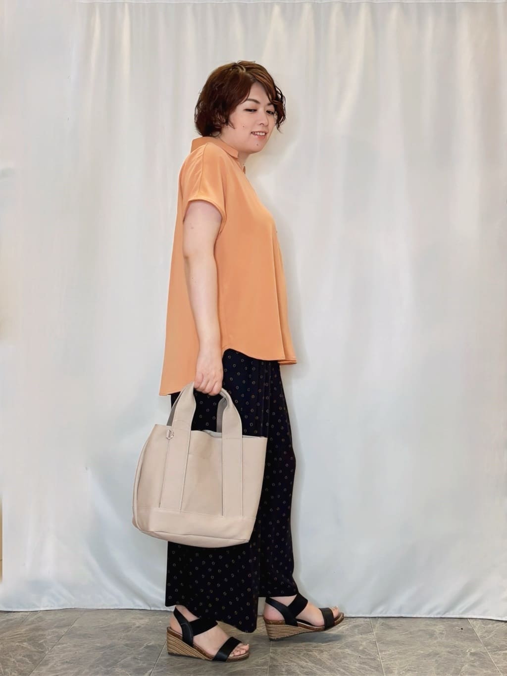たみさんの「SHOO･LA･RUE｜【洗える/S-LL/プチプラ】さらっとすっきりきれい見え スキッパーブラウス」を使ったコーディネート