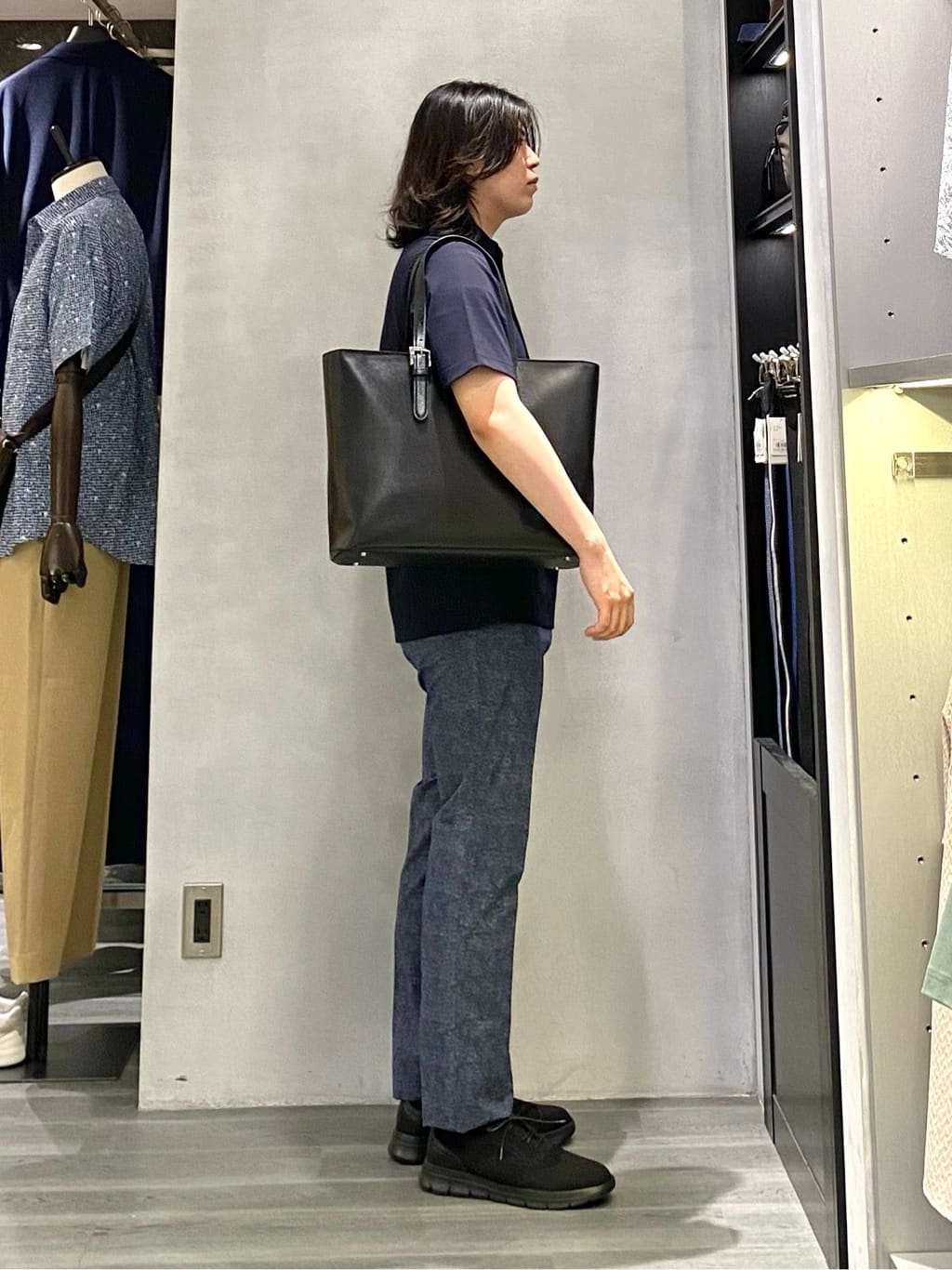 nishiさんの「TAKEO KIKUCHI｜【抗菌防臭】COOL DOTS（R）ドビープリント パンツ」を使ったコーディネート