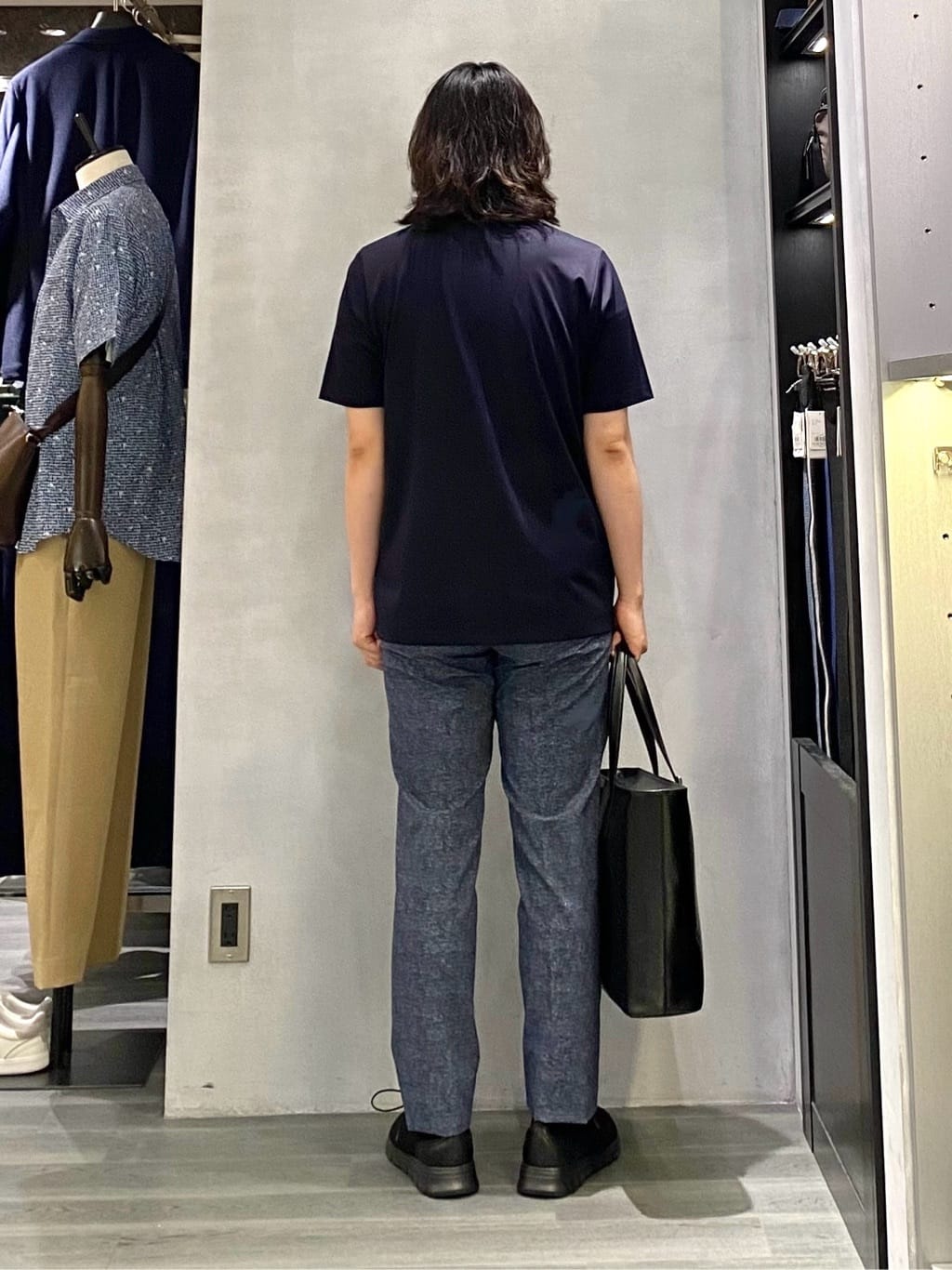 nishiさんの「TAKEO KIKUCHI｜【抗菌防臭】COOL DOTS（R）ドビープリント パンツ」を使ったコーディネート