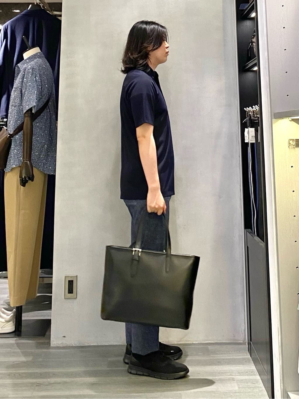 nishiさんの「TAKEO KIKUCHI｜【抗菌防臭】COOL DOTS（R）ドビープリント パンツ」を使ったコーディネート