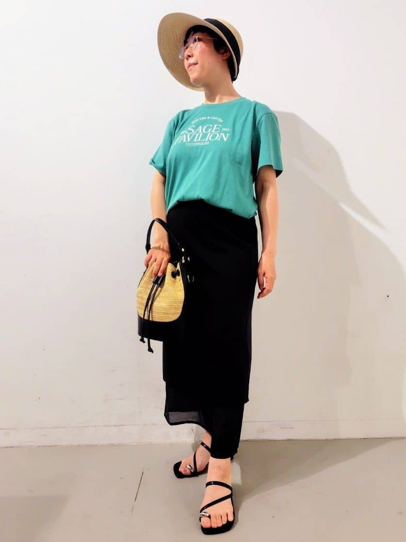 kodamaさんの「THE SHOP TK｜カレッジ＆フォトプリントTシャツ【洗濯機OK】」を使ったコーディネート