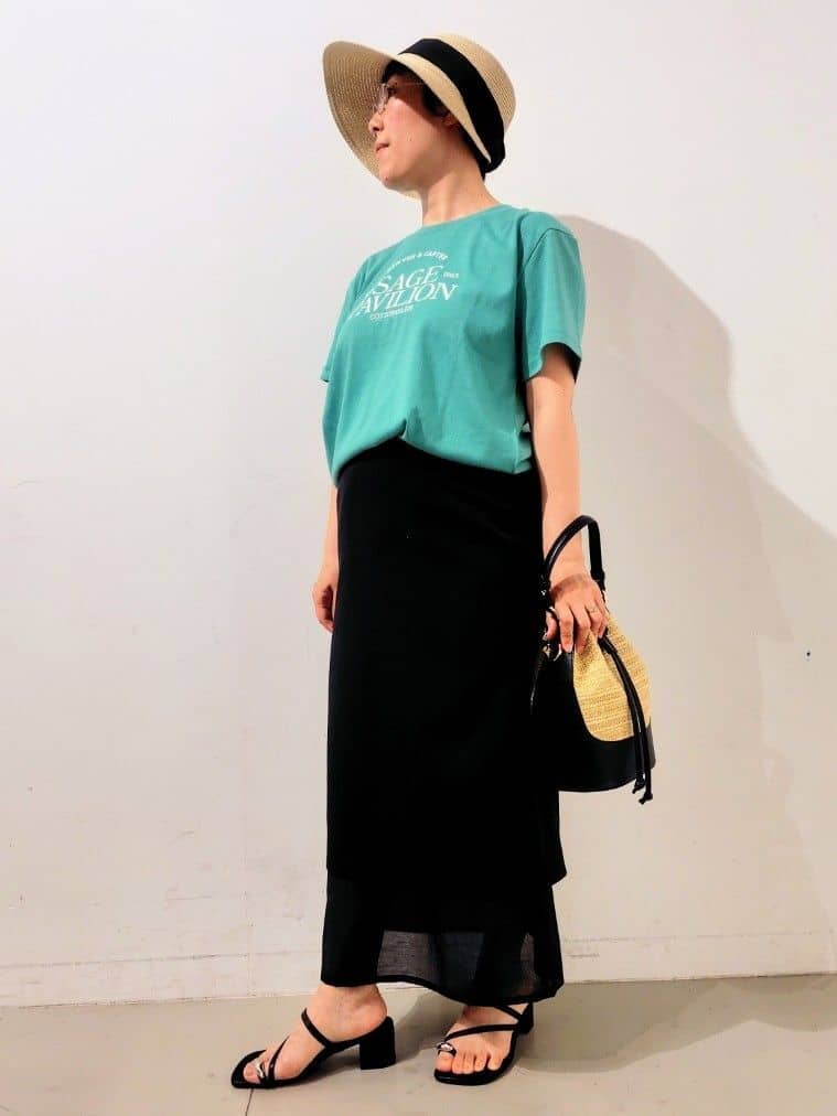 kodamaさんの「THE SHOP TK｜カレッジ＆フォトプリントTシャツ【洗濯機OK】」を使ったコーディネート