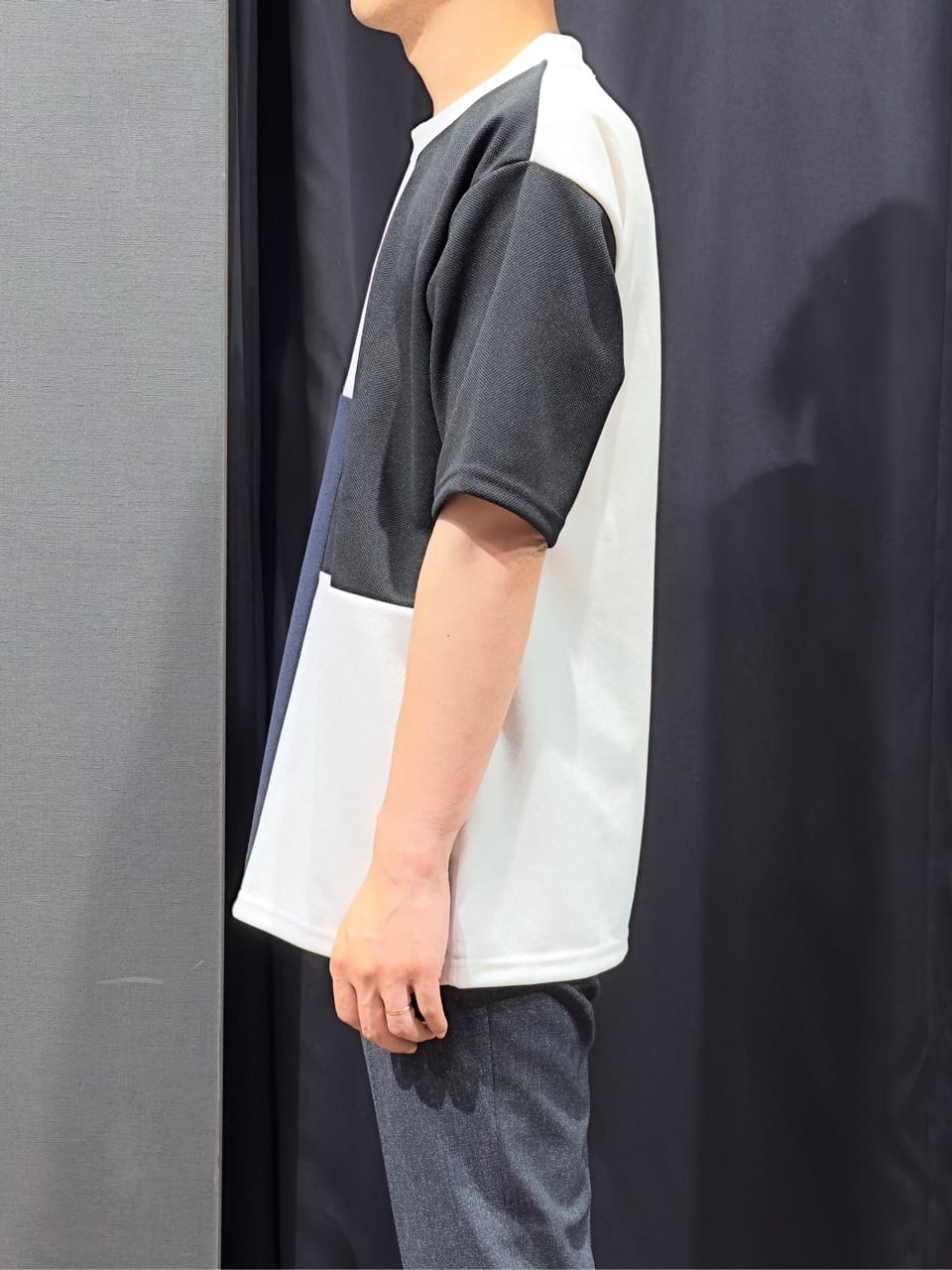 tomoyaさんの「THE SHOP TK｜ツイルブロッキング 半袖Tシャツ 洗濯機OK」を使ったコーディネート