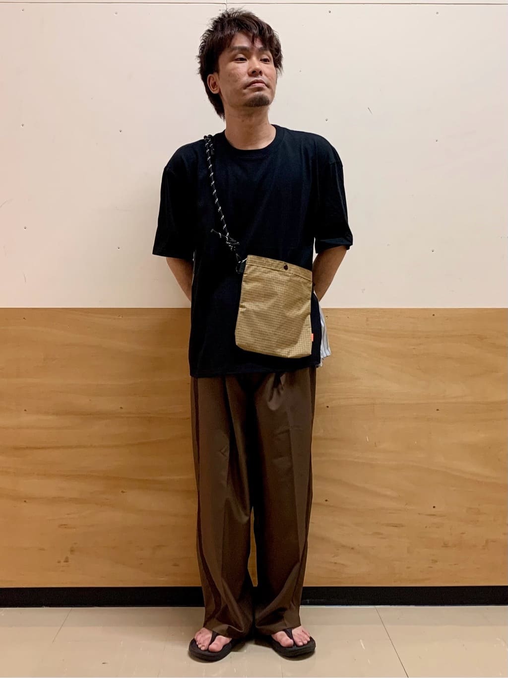 MATUさんの「THE SHOP TK｜エシカルブロード切替Tシャツ 洗濯機OK」を使ったコーディネート