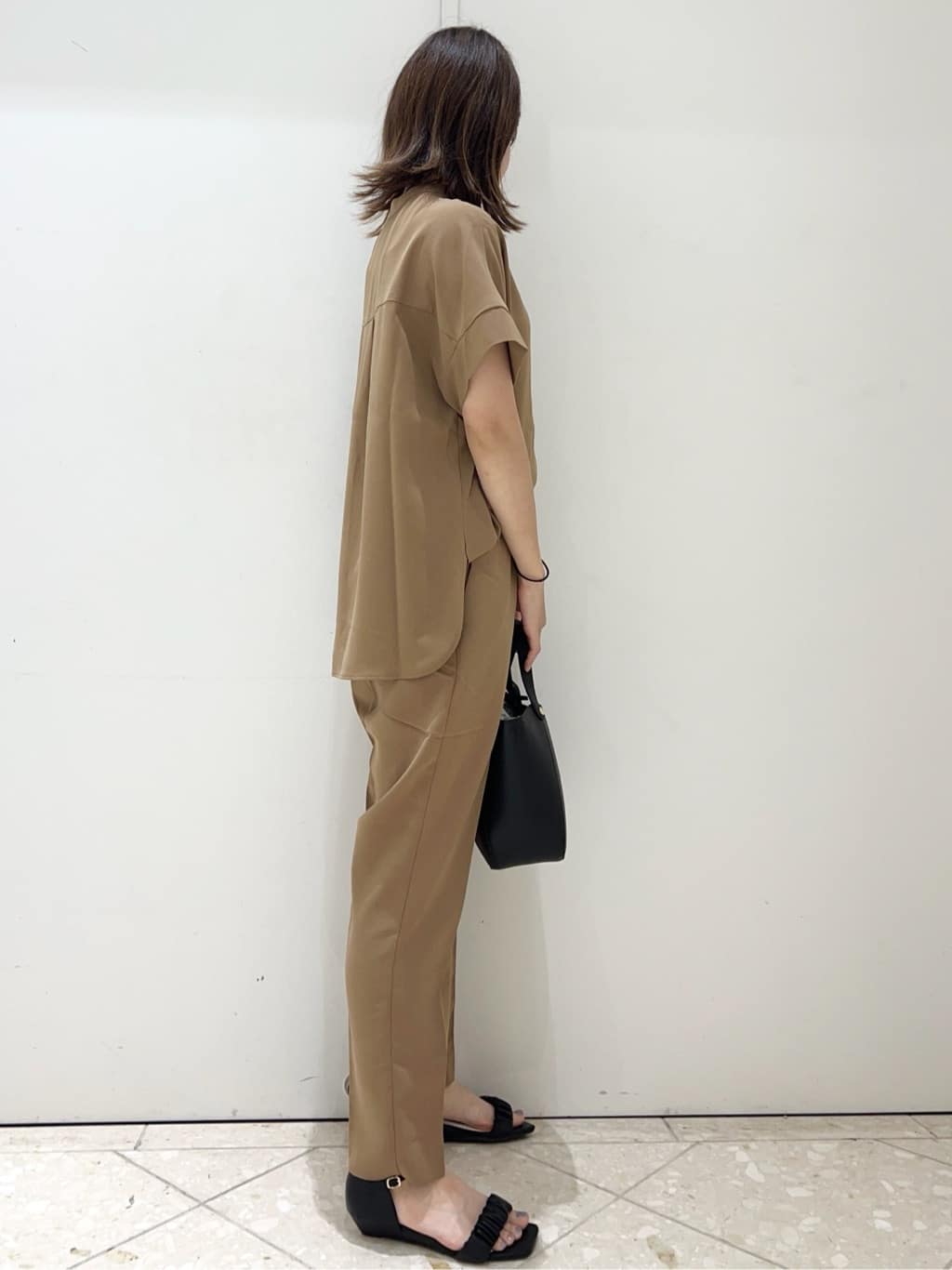 yuiさんの「OPAQUE.CLIP｜《5色展開／SS-LLサイズ》スキッパー金ボタンブラウス／セットアップ対応【防シワ／ストレッチ／洗濯」を使ったコーディネート