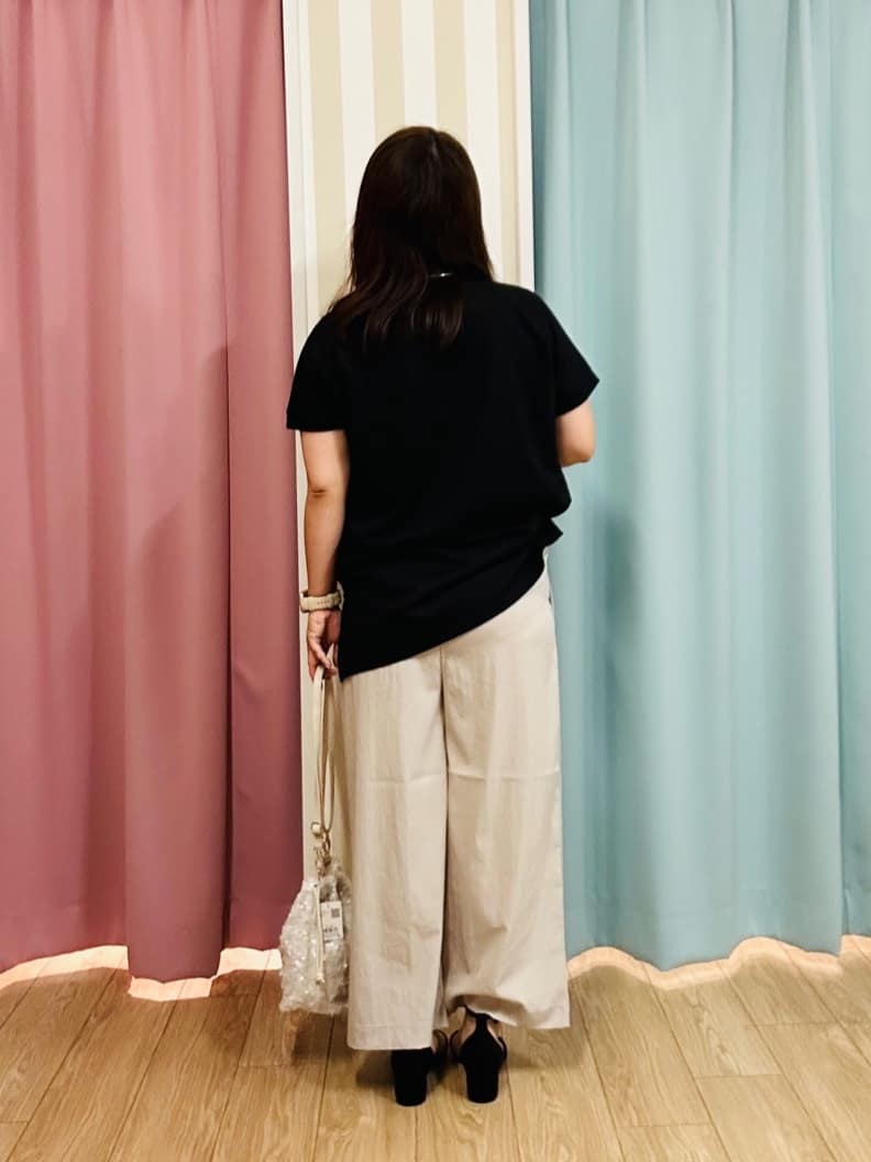 SHIiiさんの「SHOO･LA･RUE｜【着丈選べる】触れる度ひんやり ゆるきれい イージーワイドパンツ」を使ったコーディネート