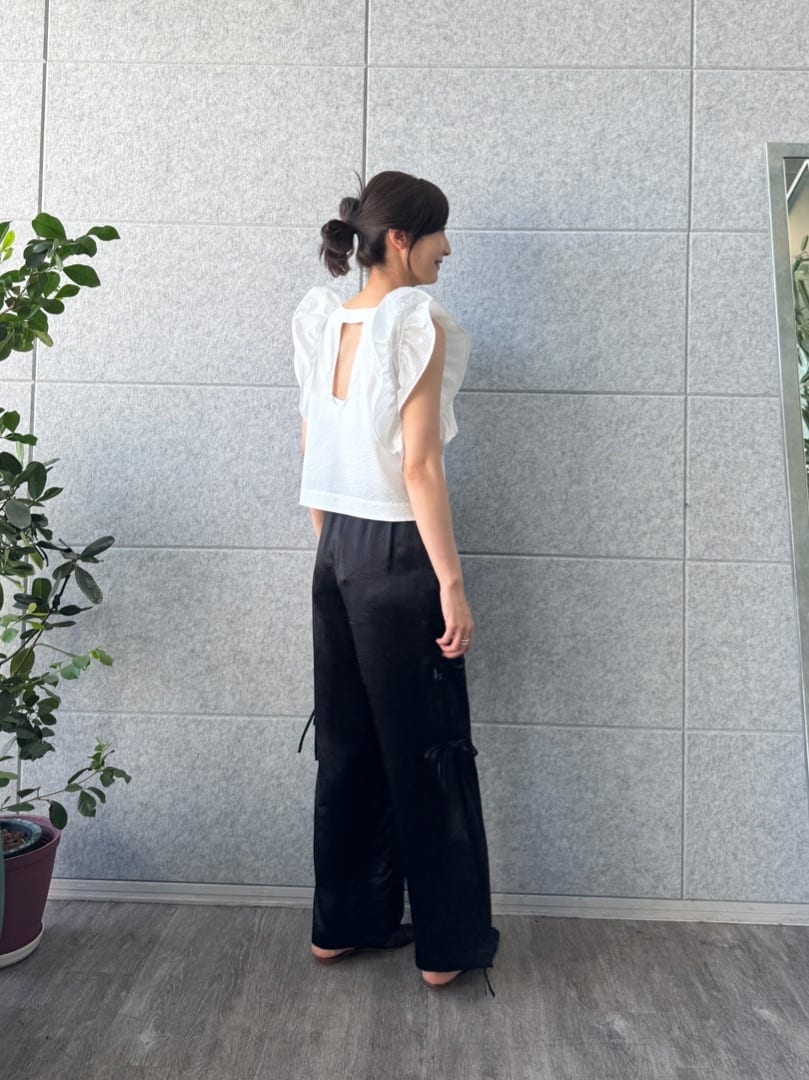 uchi__yamaさんの「CODE A｜ruffle drama blouse」を使ったコーディネート