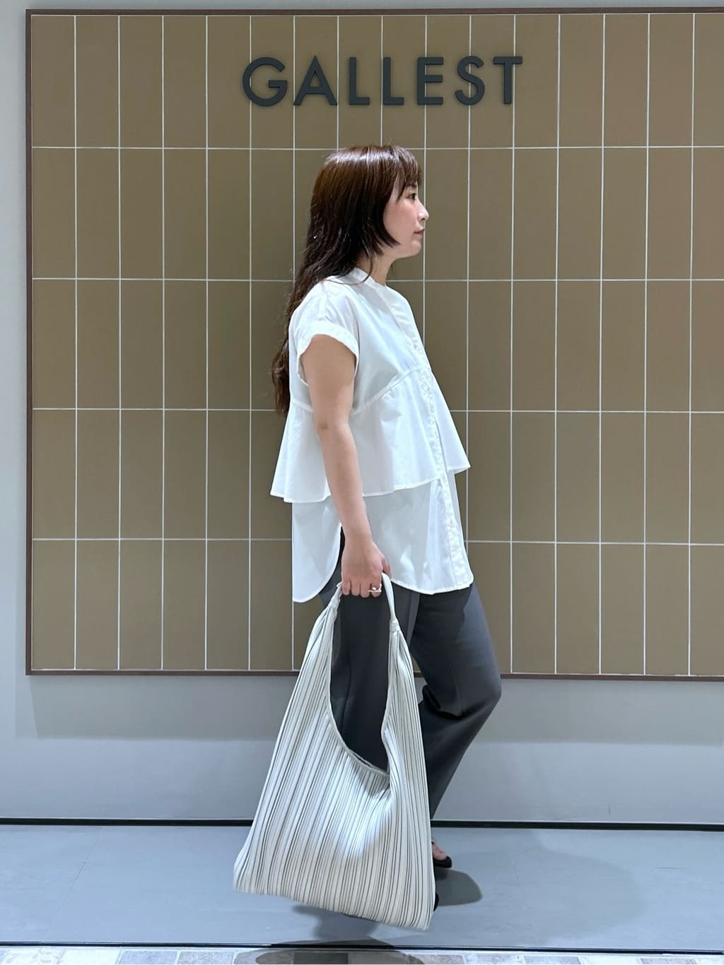 よねさんの「INDIVI｜【接触冷感／セットアップ対応】イージーテーパードパンツ【通勤・セレモニー】」を使ったコーディネート